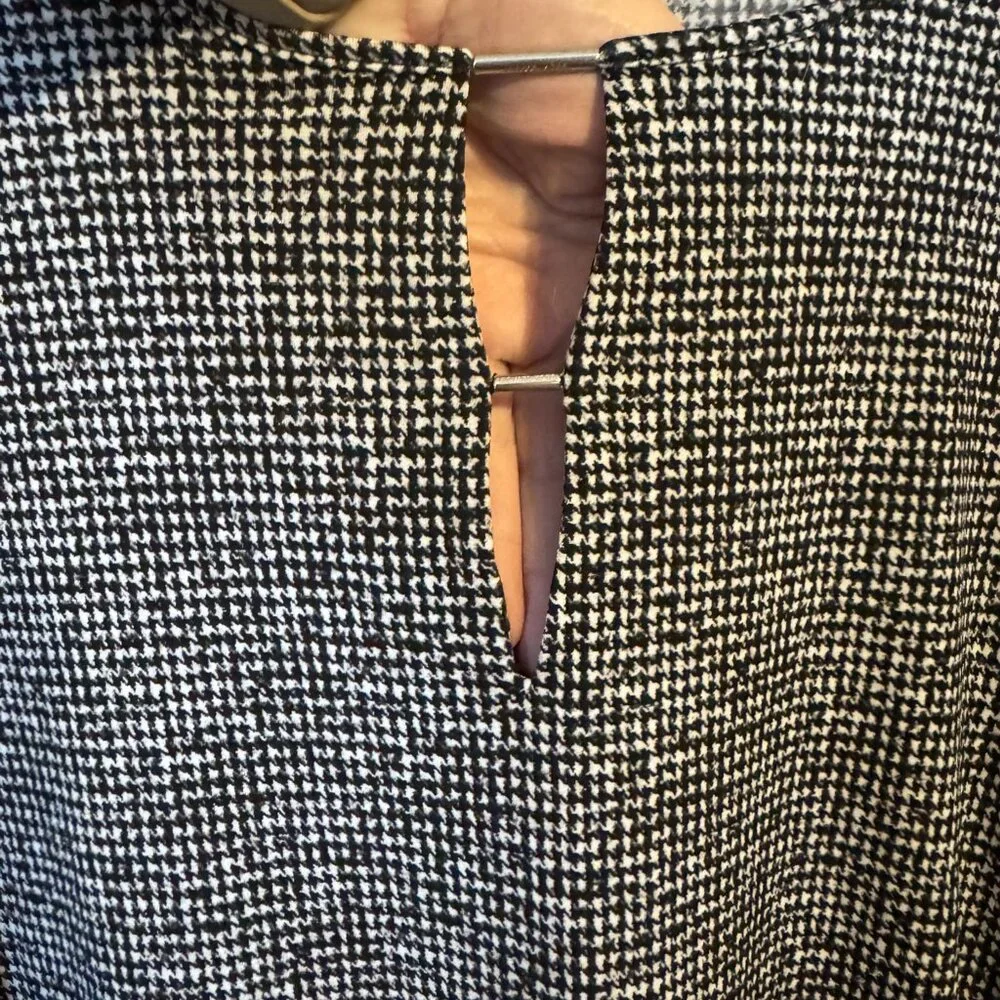 NWT  MICHEAL KORS TOP   NECKLINE DETAIL FLUTED SLEEVES SMALL   #G - Picture 5 of 11